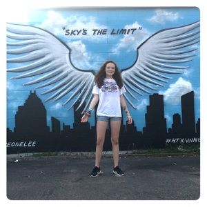 Meet your Posher, Claire